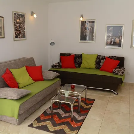 Rino Apartment Split