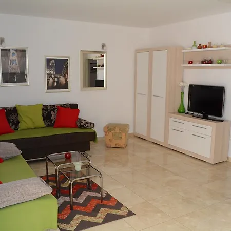 Rino Apartment Split